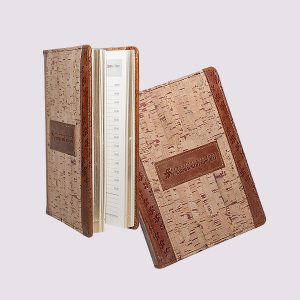 Кожаный ежедневник в деревянном стиле
